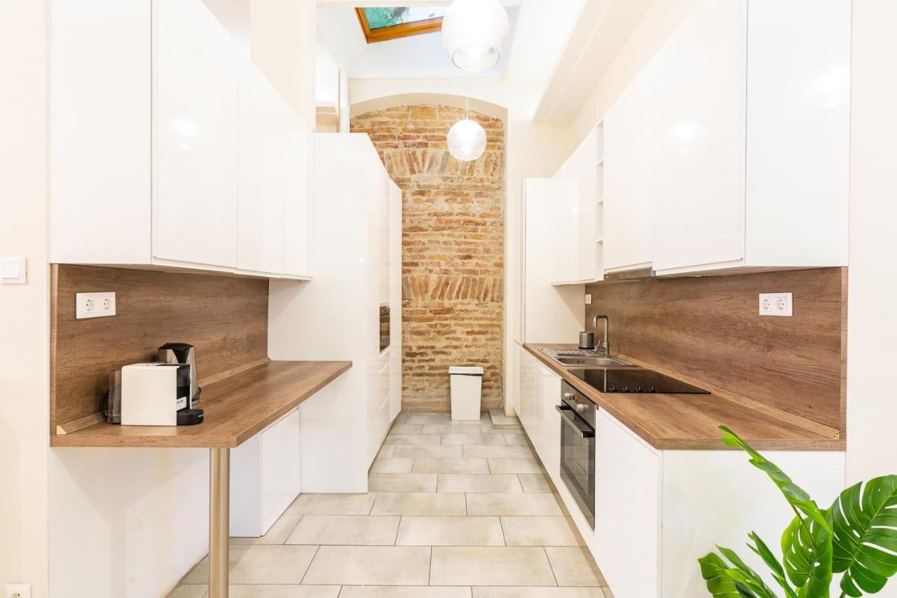 Spacious Luxury Apartment At The Heart Of Budapest Exterior foto