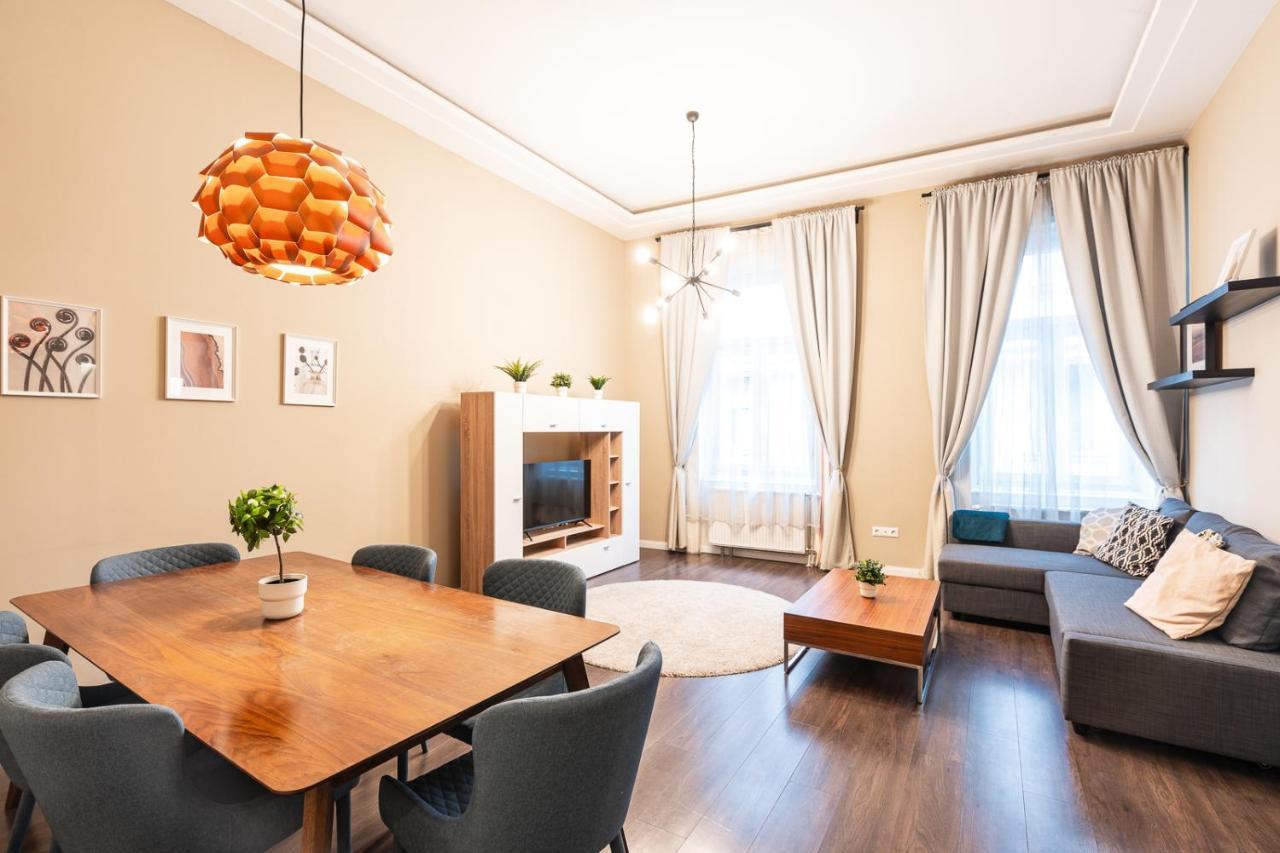 Spacious Luxury Apartment At The Heart Of Budapest Exterior foto